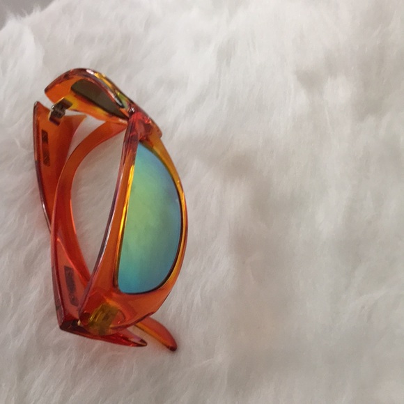 Dickies funky Colored Mirrored sunglasses - Picture 3 of 5